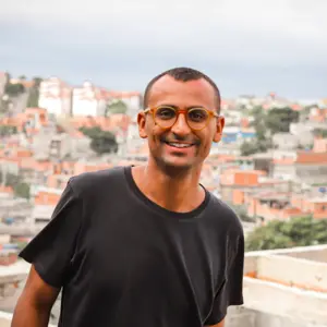 Retrato de  Edu Lyra